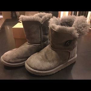 UGG gray bailey button short boots